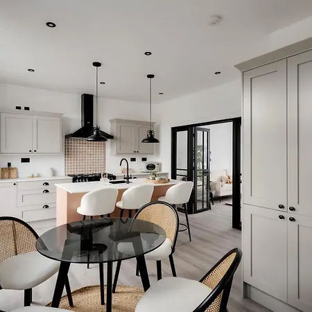 Modern And Cozy 4br Ideal For Families And Groups