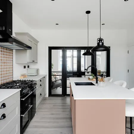 Modern And Cozy 4br Ideal For Families And Groups * Bristol
