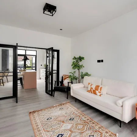 Modern And Cozy 4br Ideal For Families And Groups *