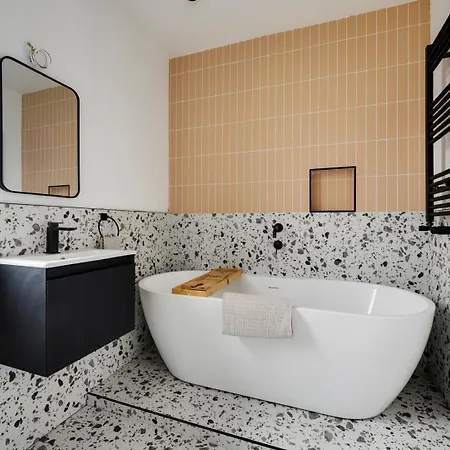 Modern And Cozy 4br Ideal For Families And Groups Apartman