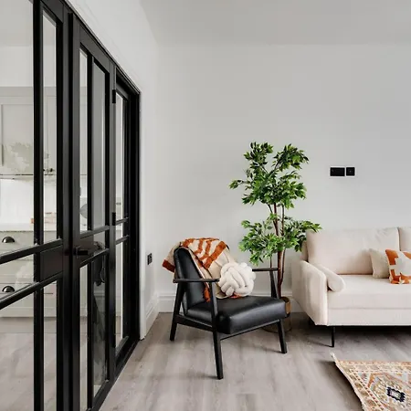 Apartman Modern And Cozy 4br Ideal For Families And Groups *